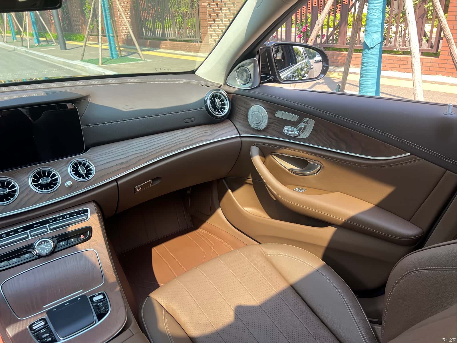 Mercedes-Benz E-Class, 2024 12
