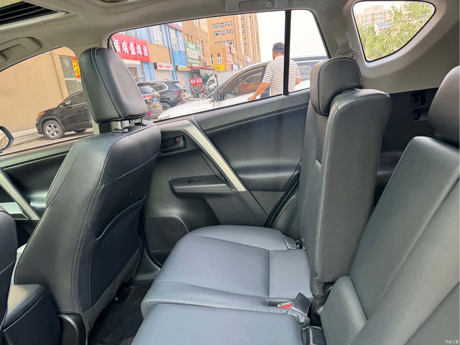 Toyota RAV4, 2016 15
