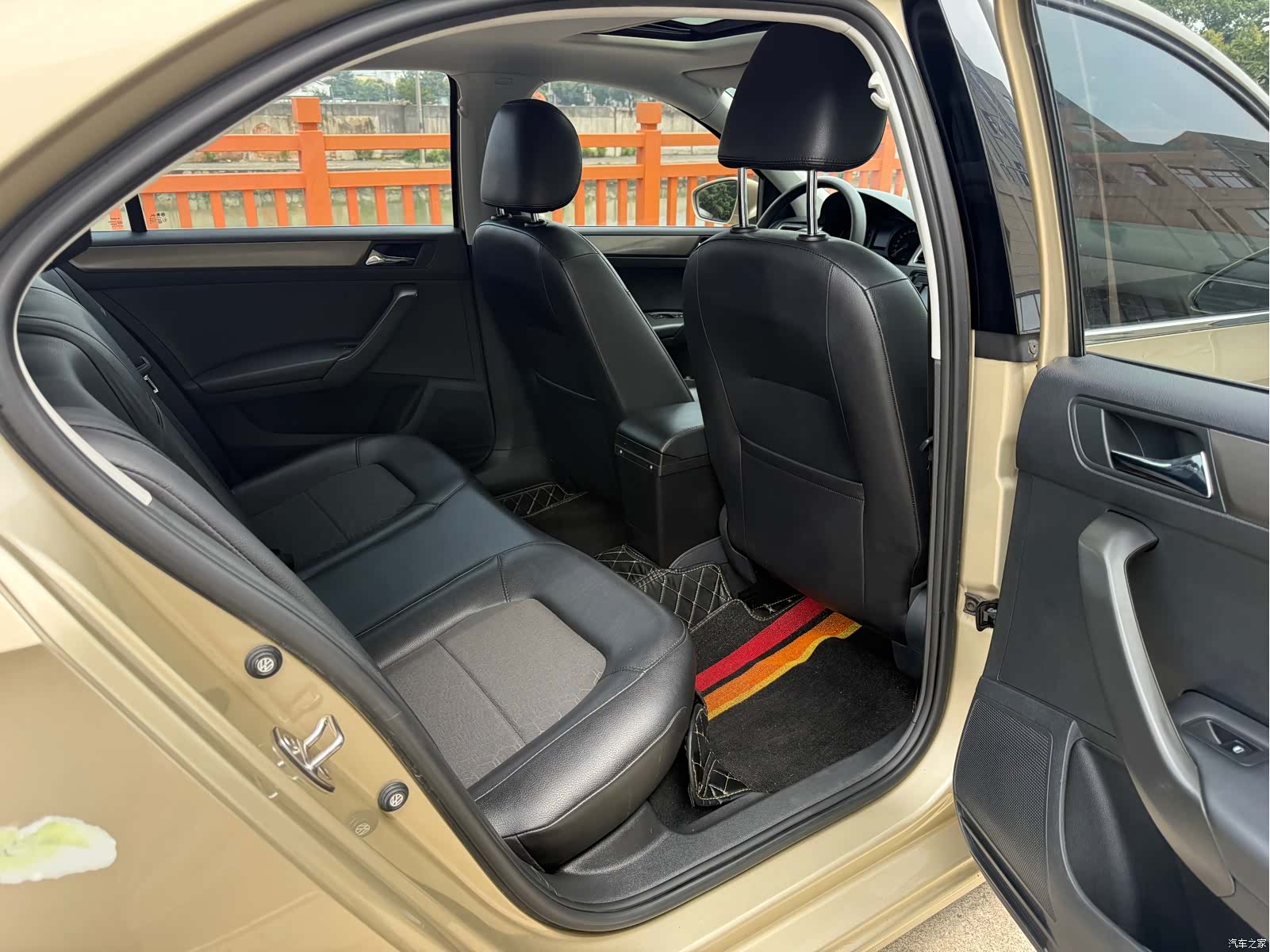 Volkswagen Santana, 2015 4