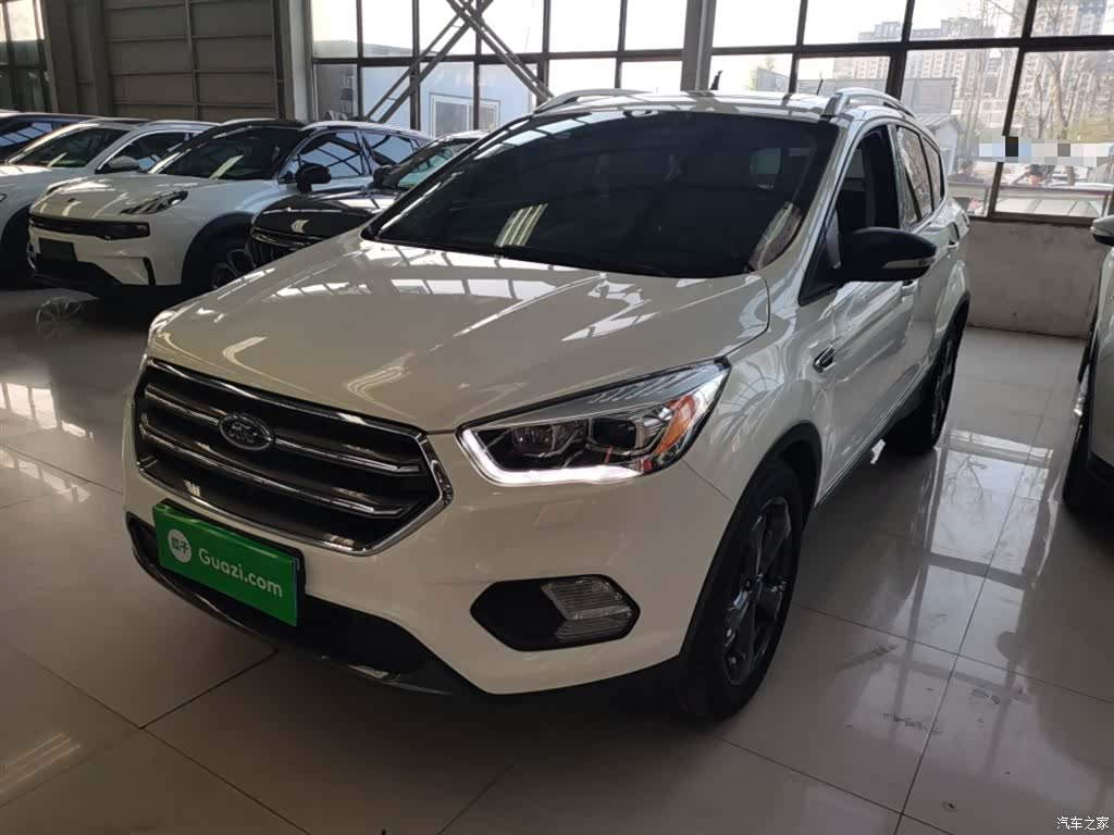 Ford Kuga, 2021 1