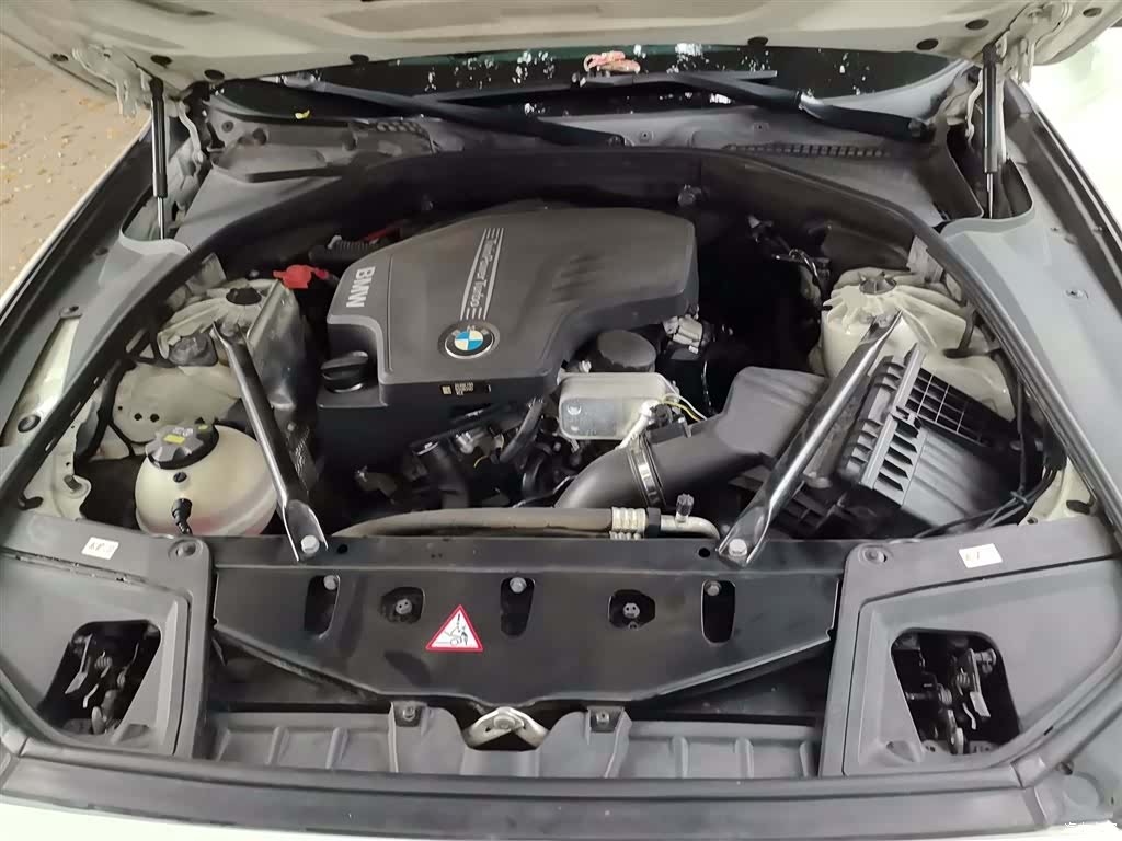 BMW 5 Series, 2016 11