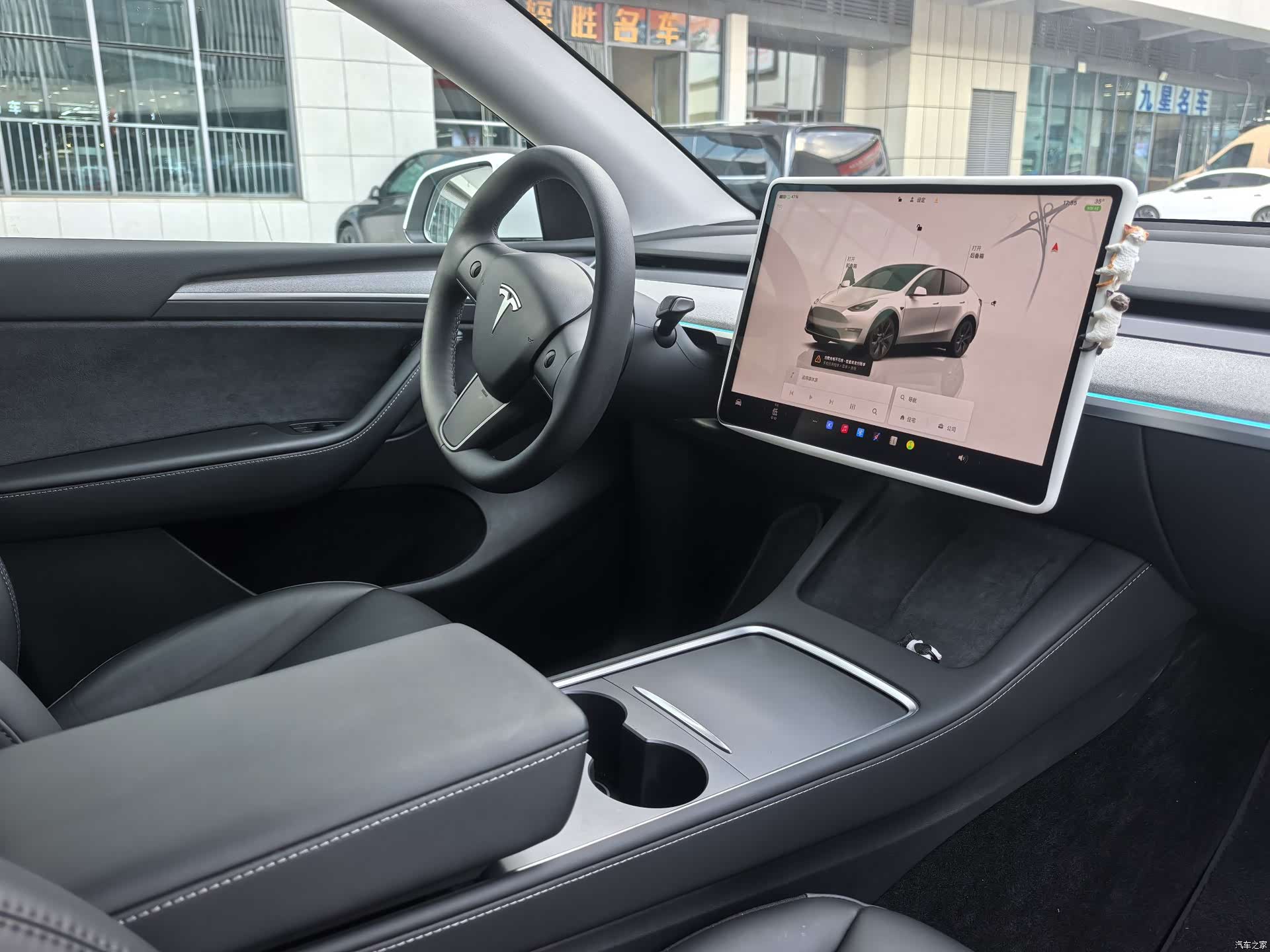 Tesla Model Y, 2024 10