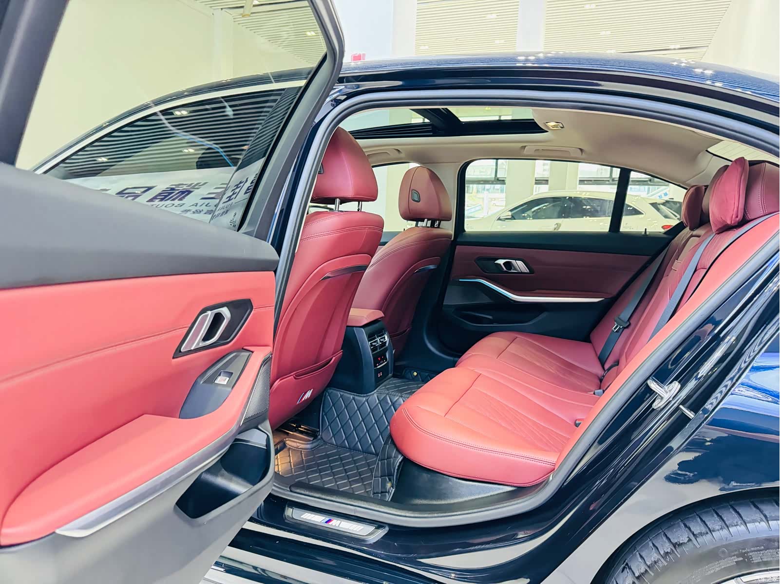 BMW 3 Series, 2024 7