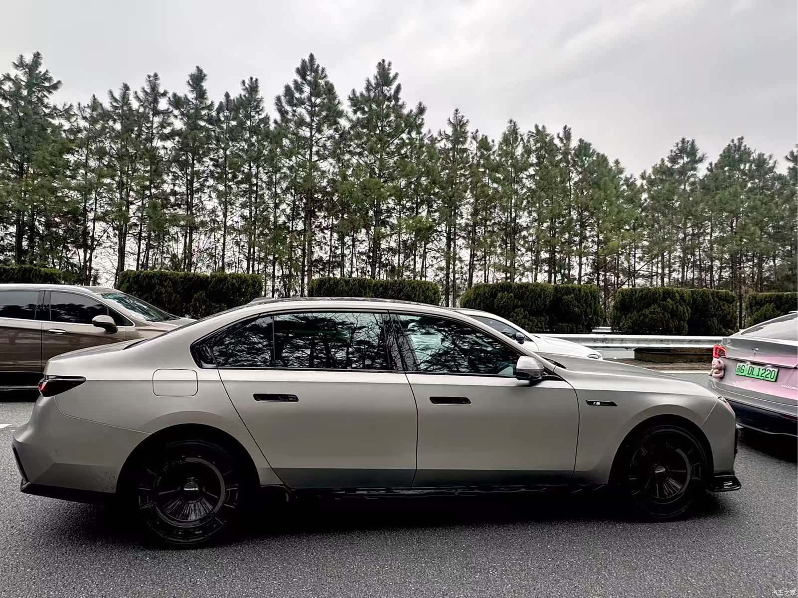BMW i7, 2024 4
