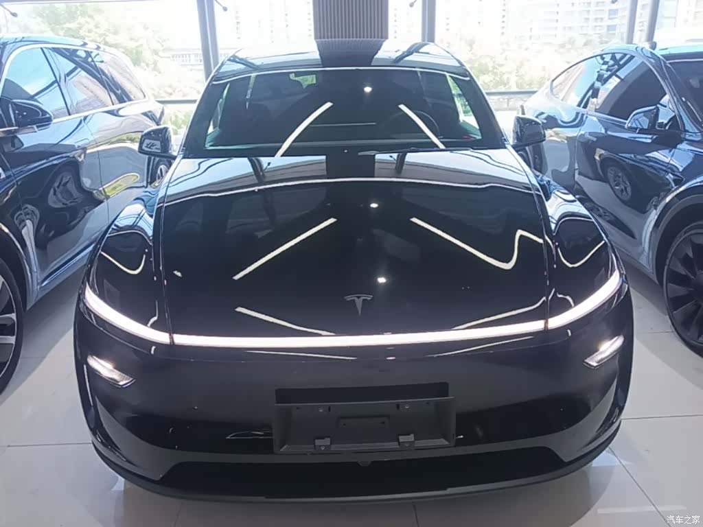 Tesla Model Y, 2026 3