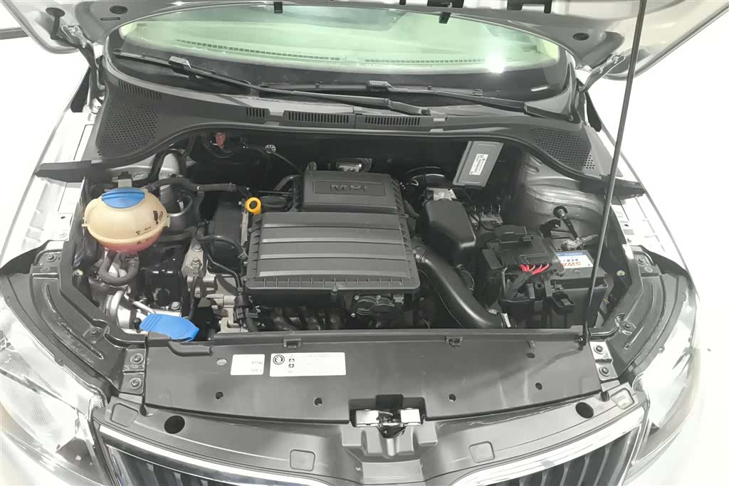 Skoda Rapid, 2014 10