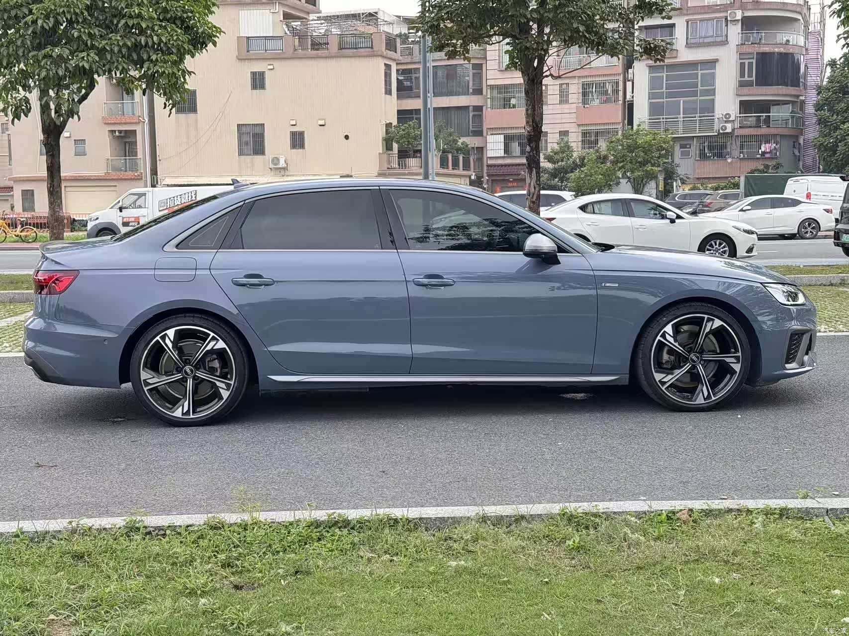 Audi A4L, 2022 8