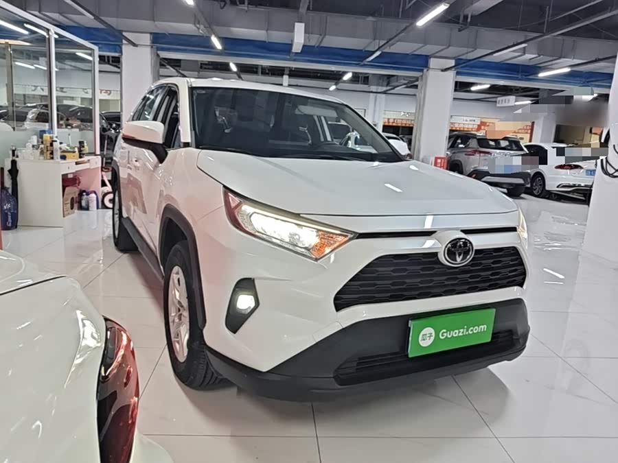 Toyota RAV4 2024, фото 4