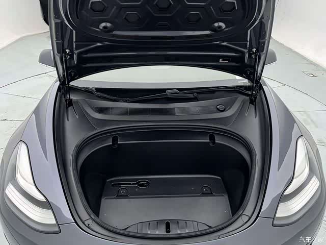 Tesla Model 3, 2020 24