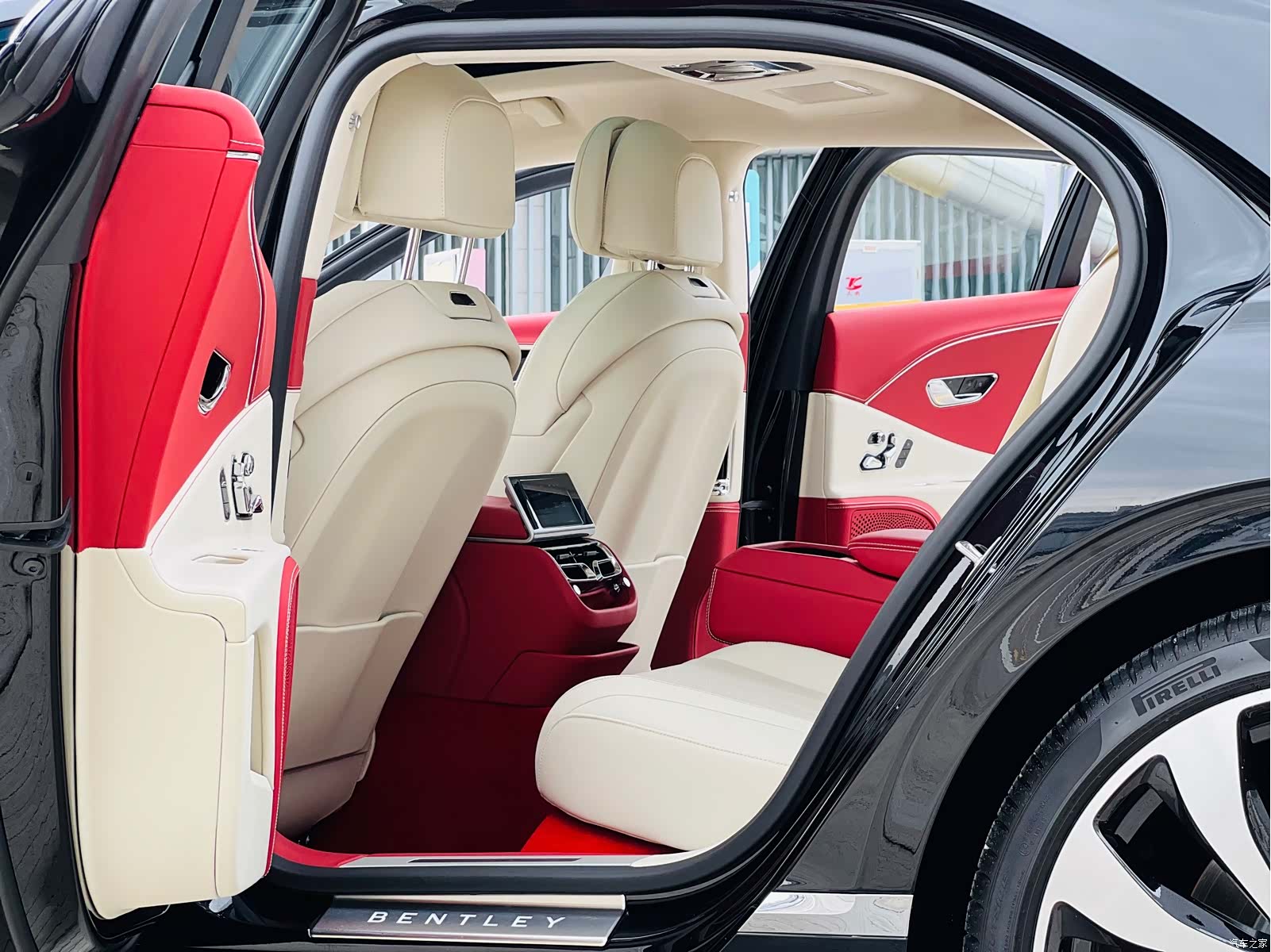 Bentley Flying Spur, 2025 все фото