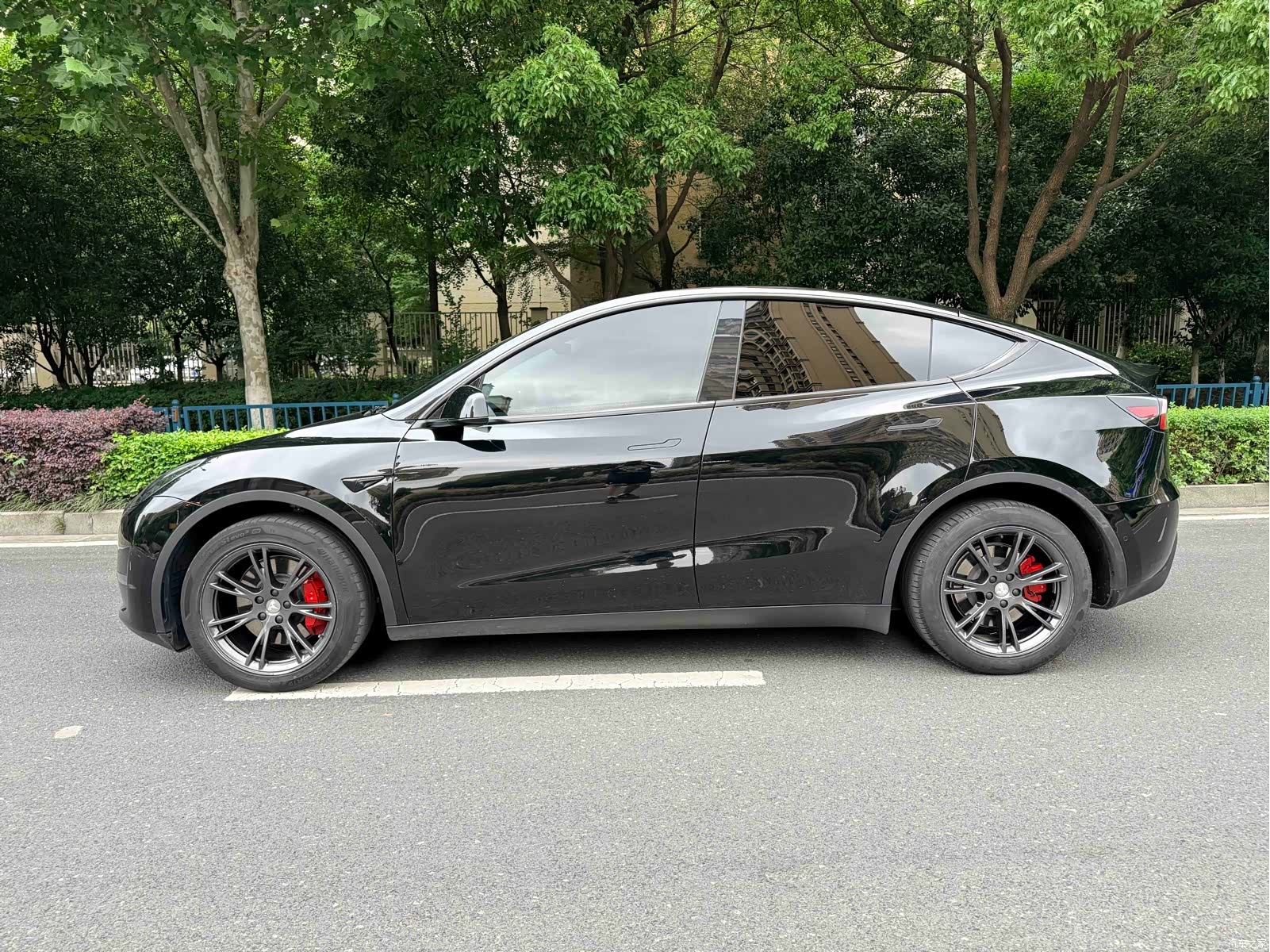 Tesla Model Y, 2024 все фото