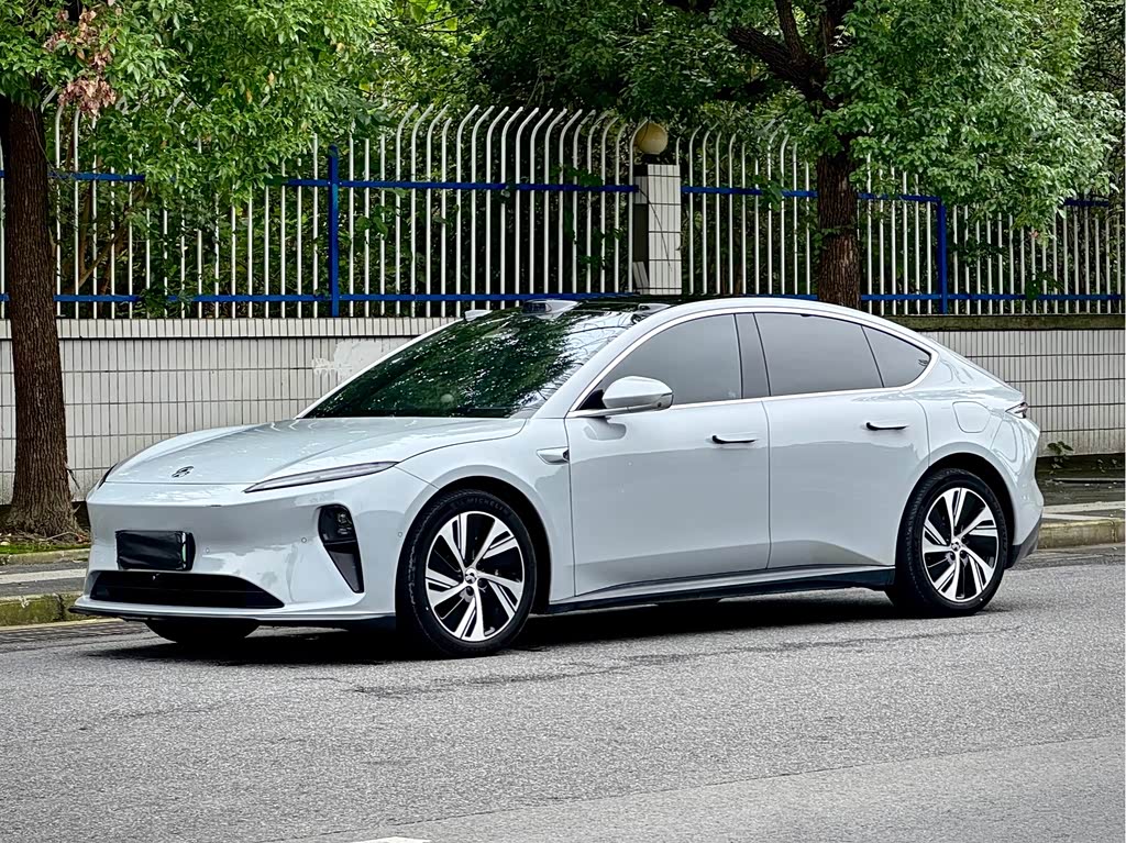 NIO ET5