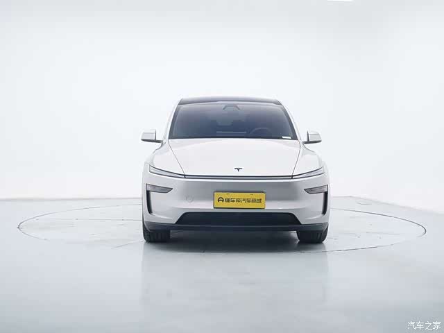 Tesla Model Y, 2025 3