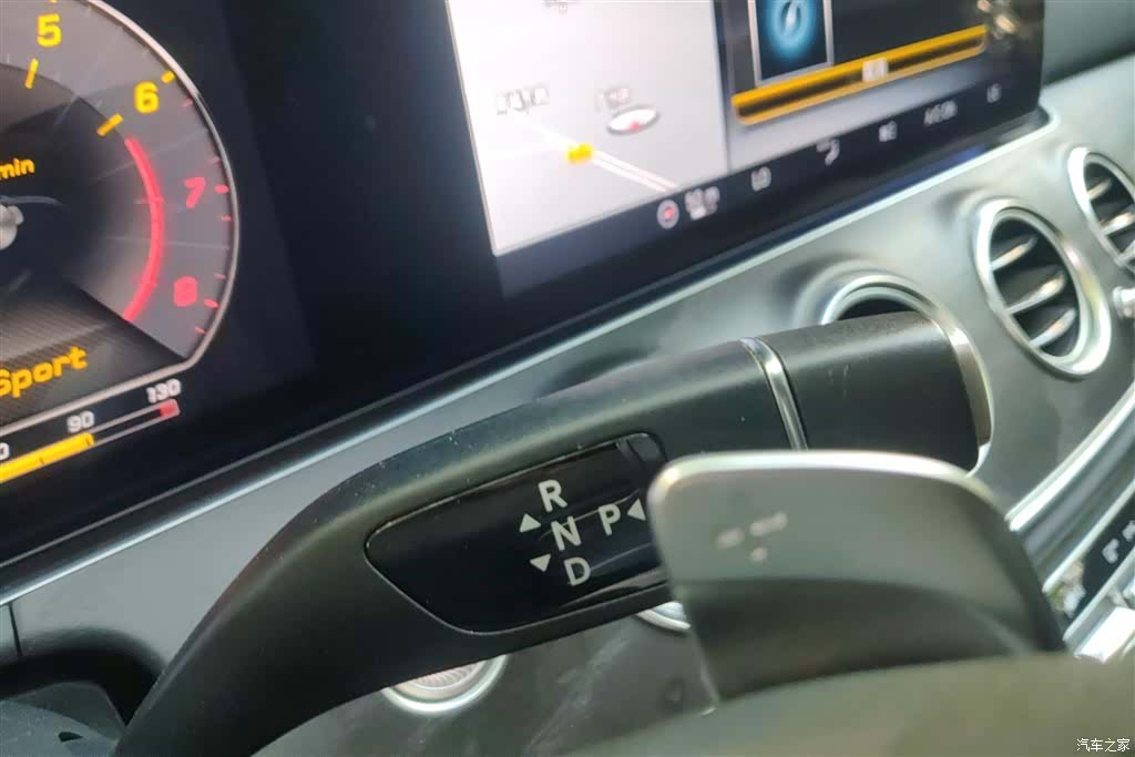Mercedes-Benz E-Class, 2019 16
