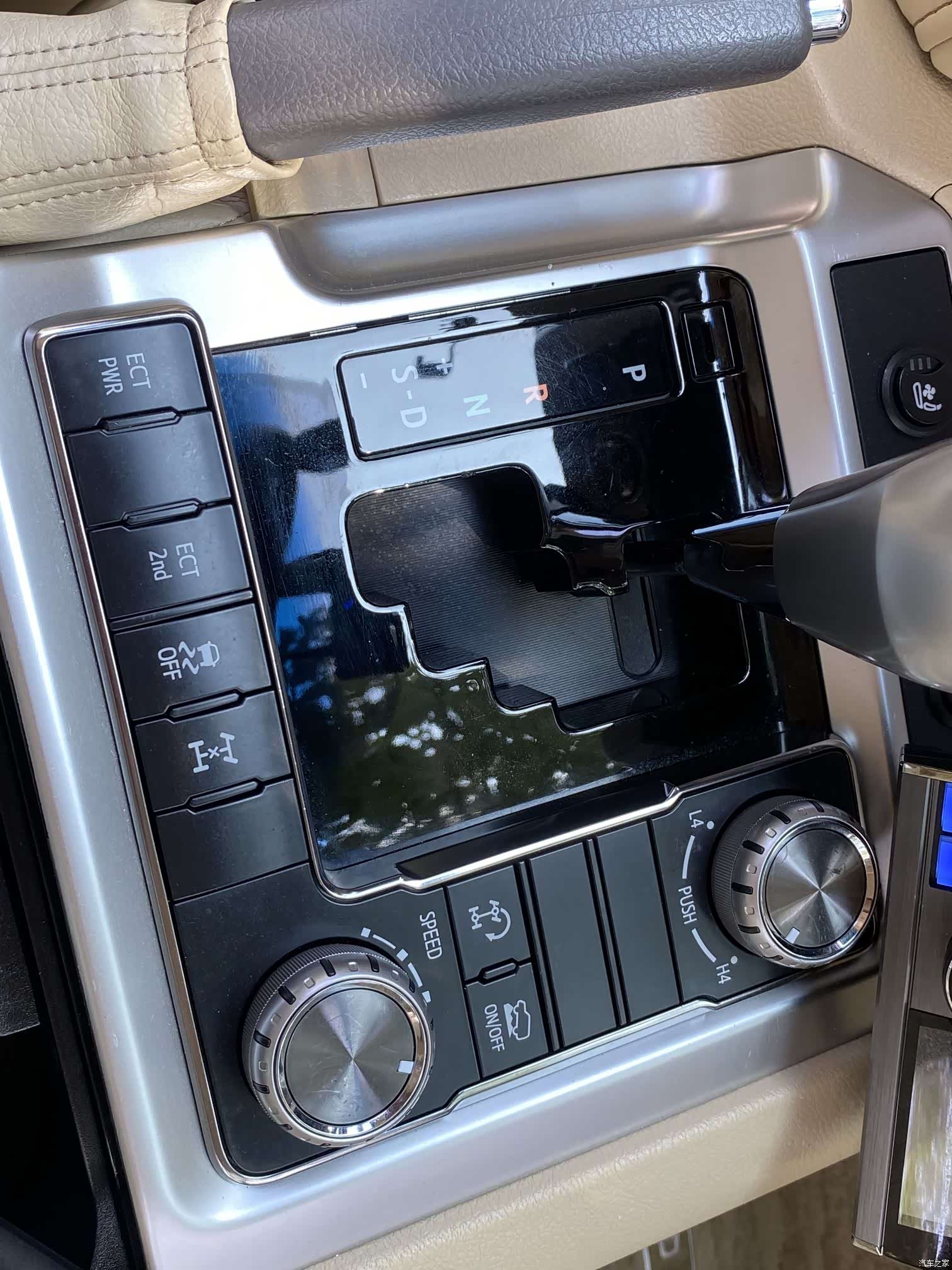 Toyota Land Cruiser, 2017 26