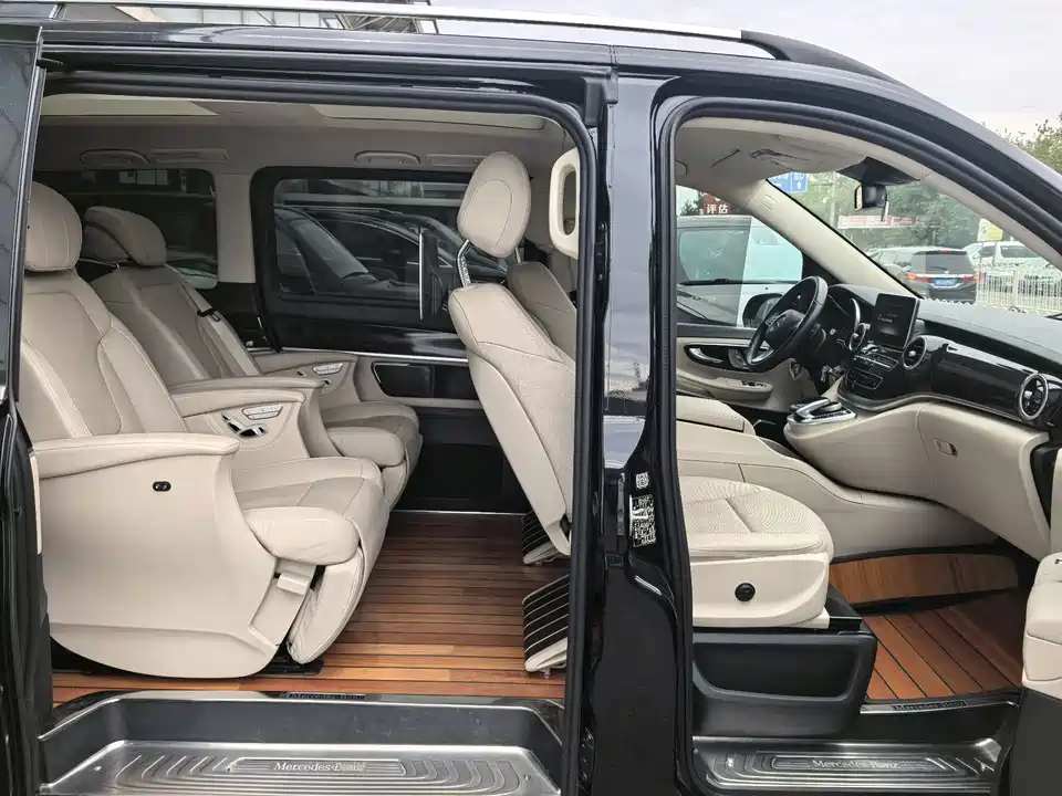 Mercedes-Benz V-class