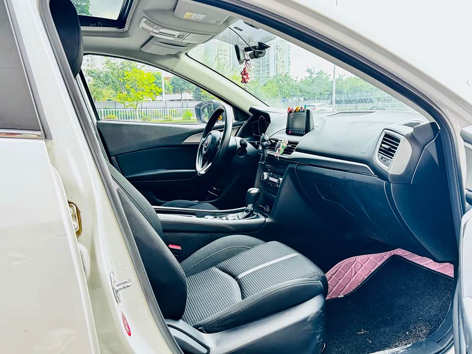 Mazda 3 Angkesaila