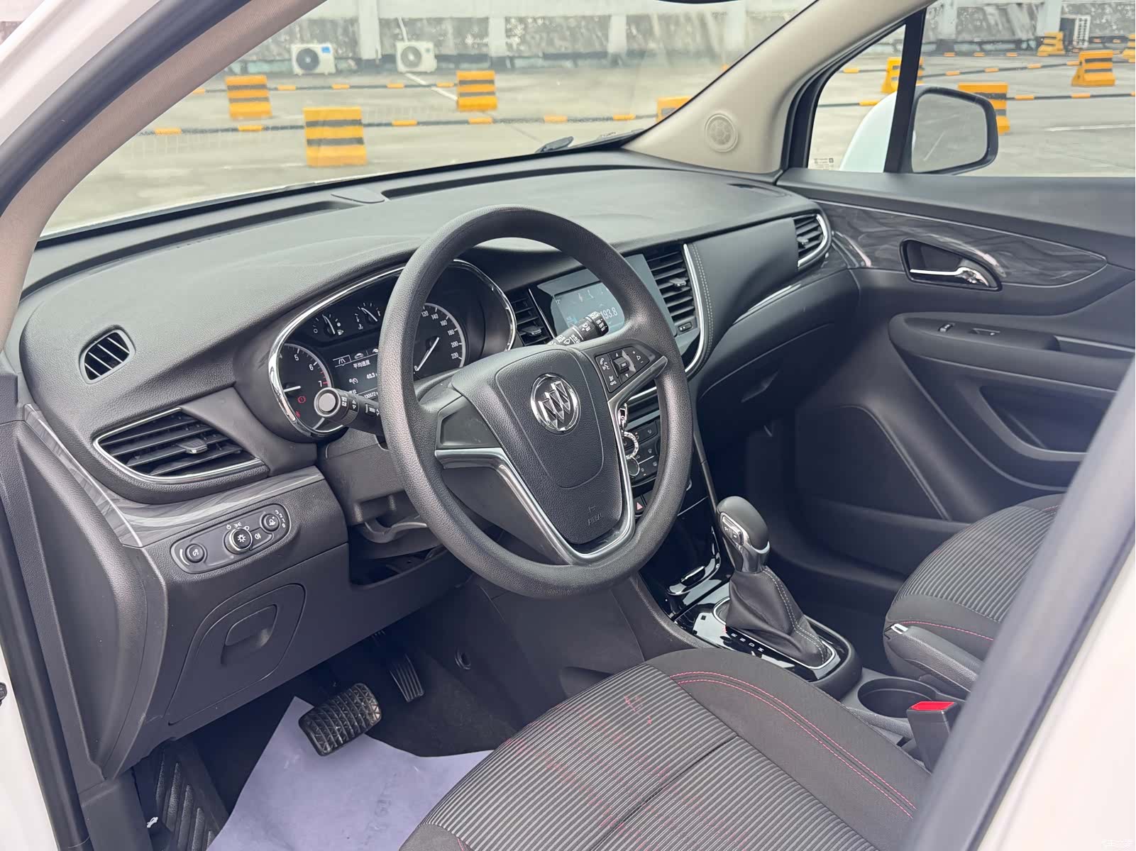 Buick Encore, 2018 13