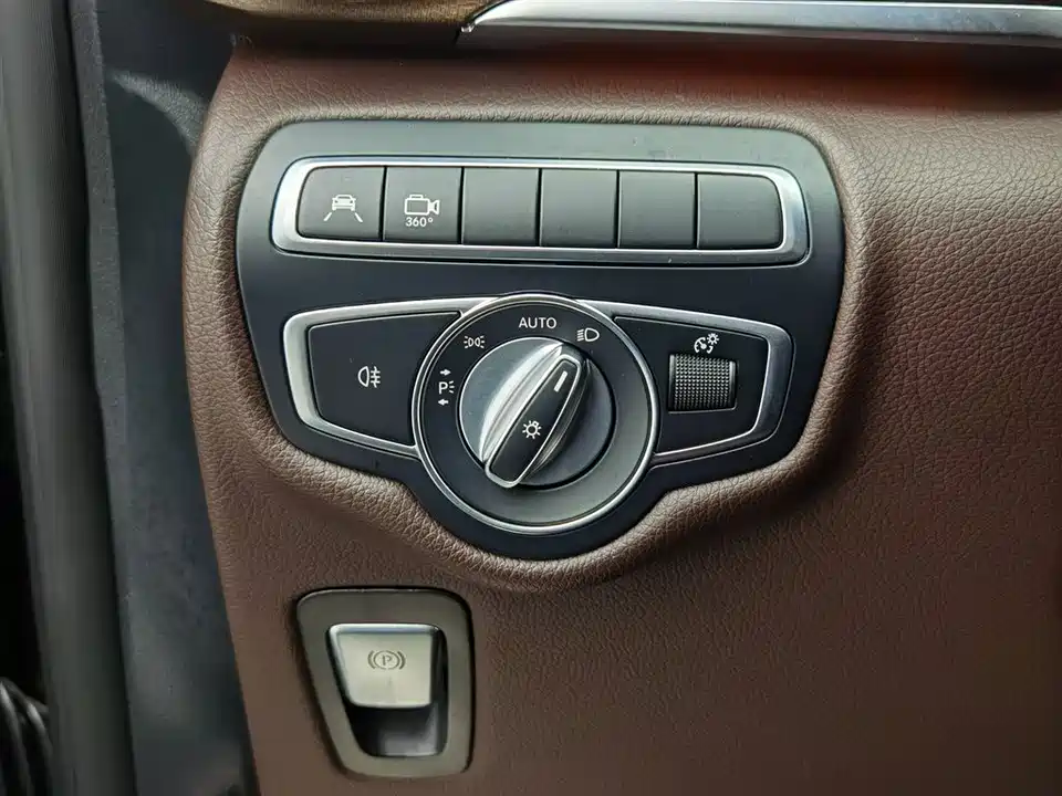 Mercedes-Benz V-class