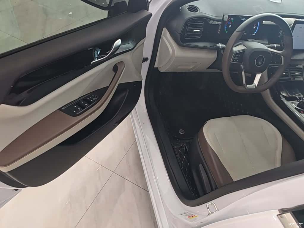 BYD Qin, 2025 16