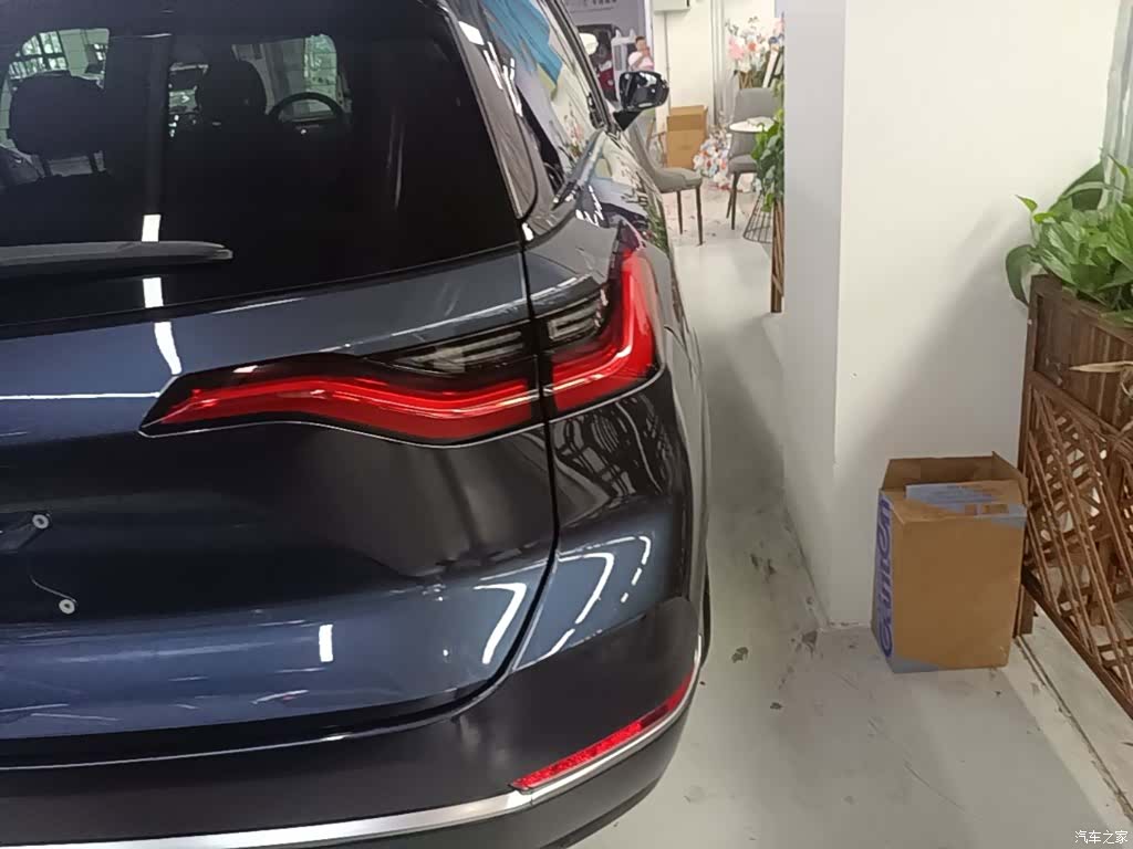 NIO ES8, 2022 8