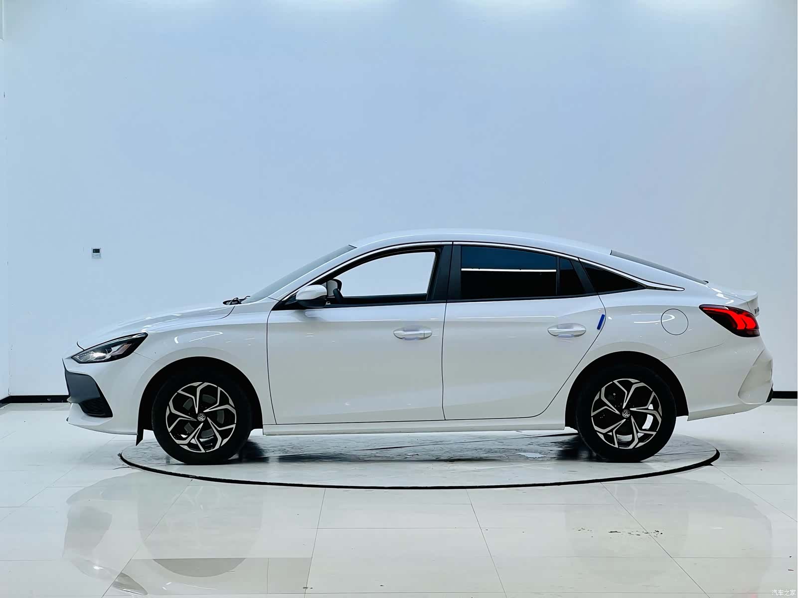 MG MG5, 2024 3