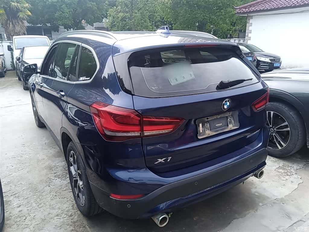 BMW X1, 2020 все фото