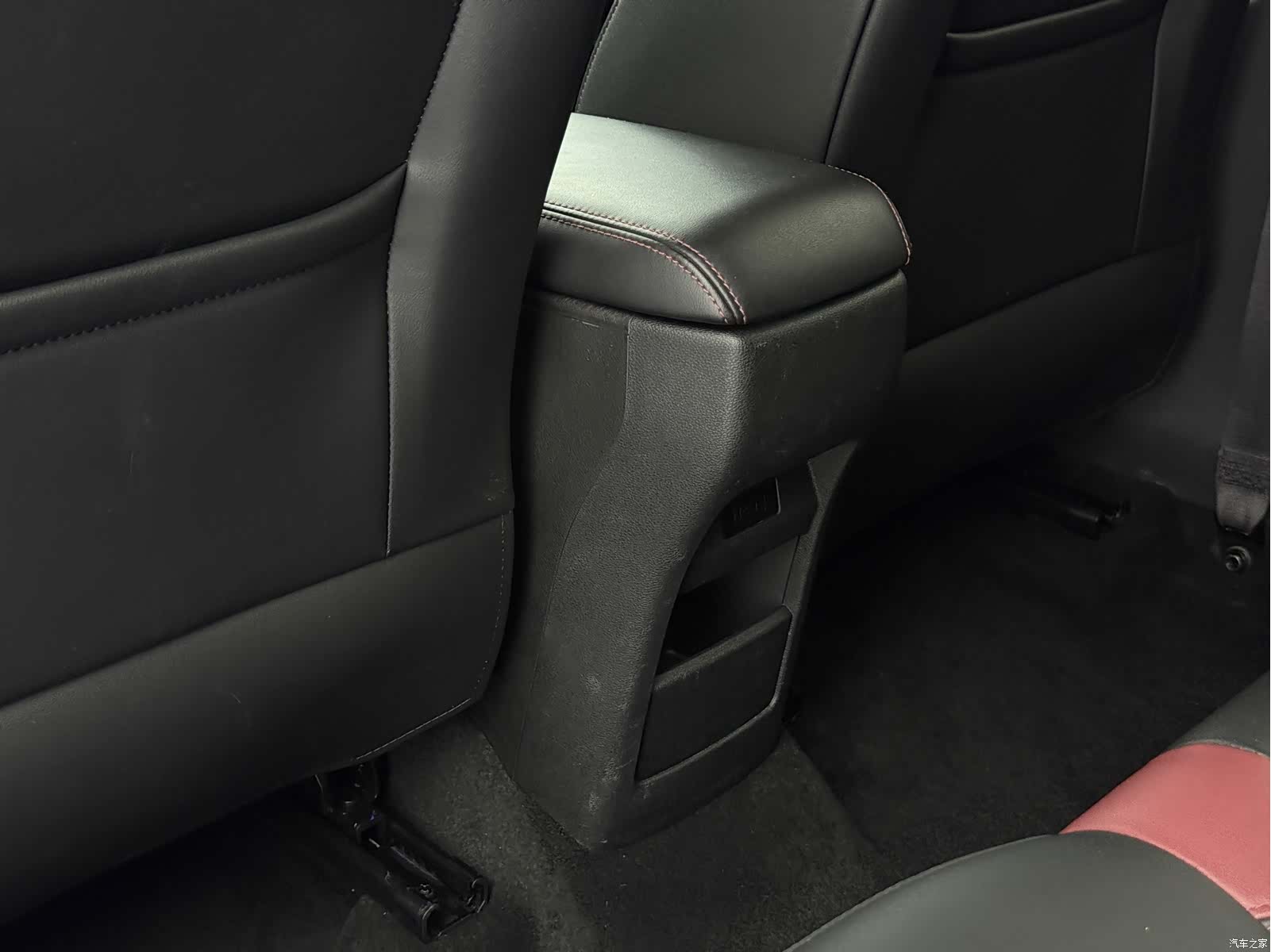 Geely Coolray, 2021 15