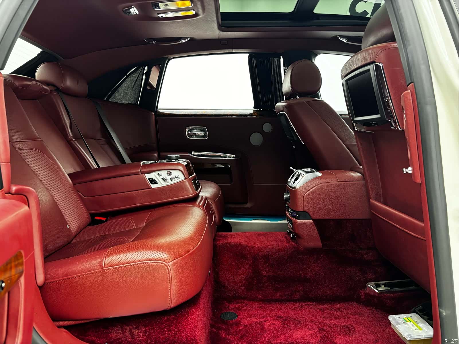 Rolls-Royce Ghost, 2016 27