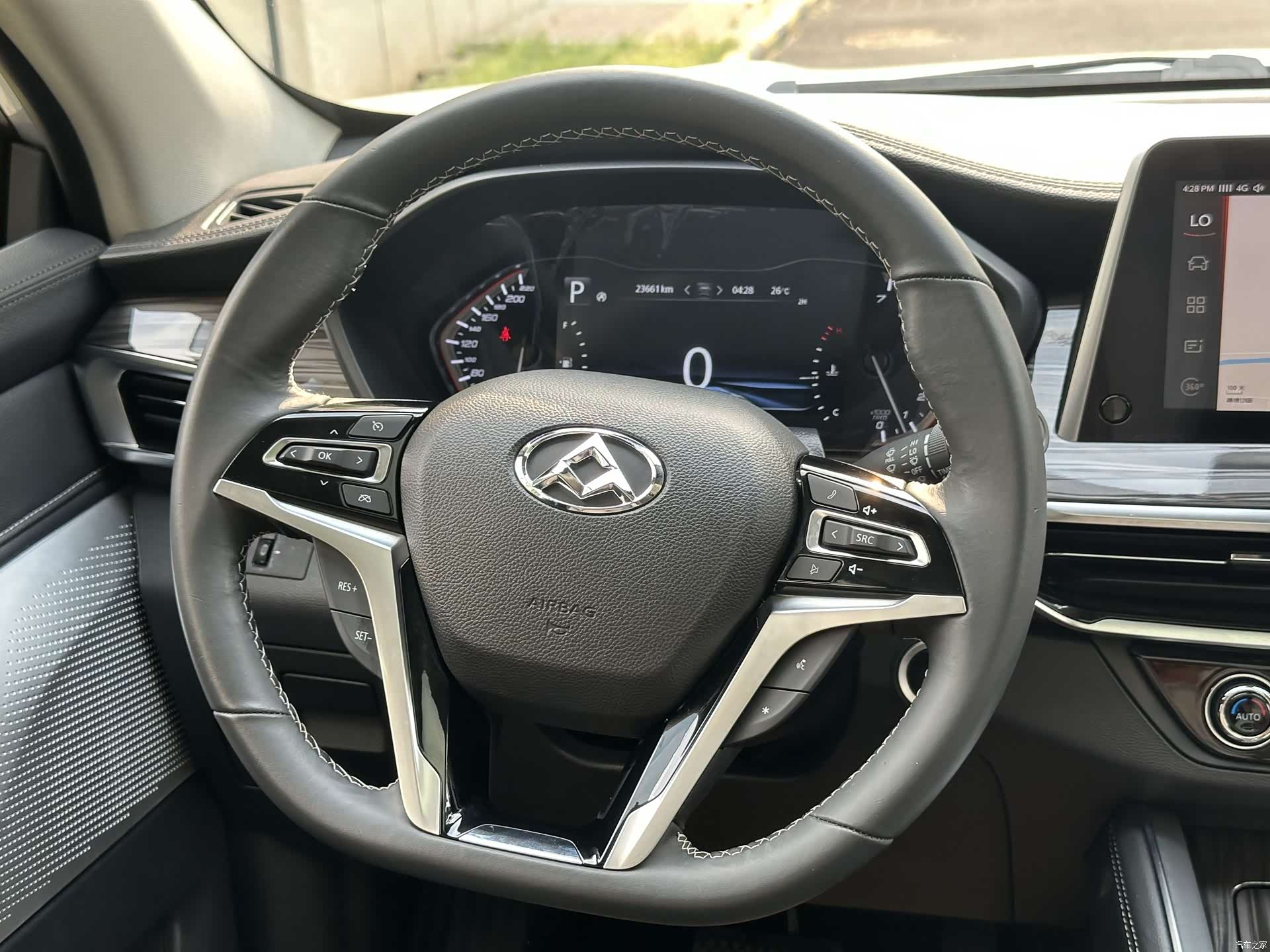 Maxus D90, 2018 15