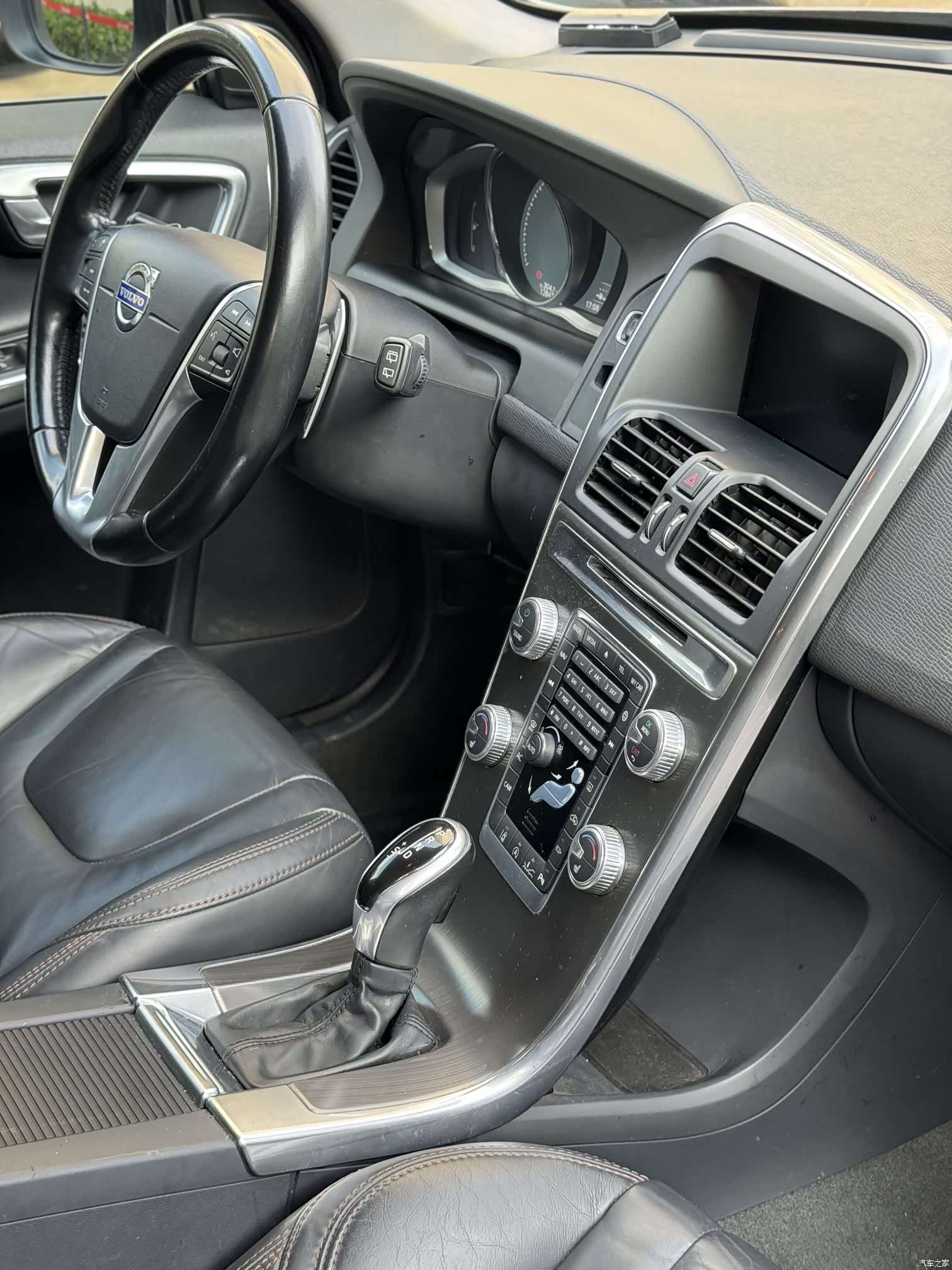 Volvo XC60, 2014 15