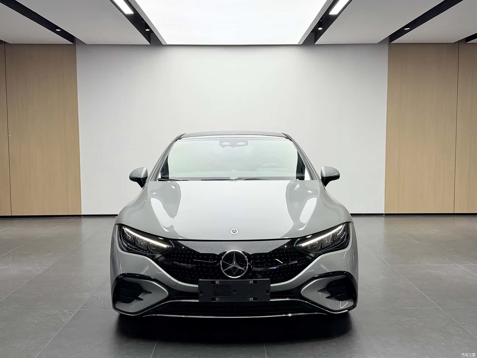 Mercedes-Benz EQE, 2023 2