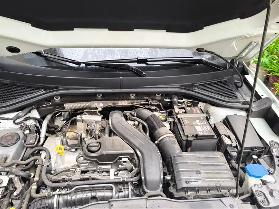 Volkswagen T-ROC exploring Songs