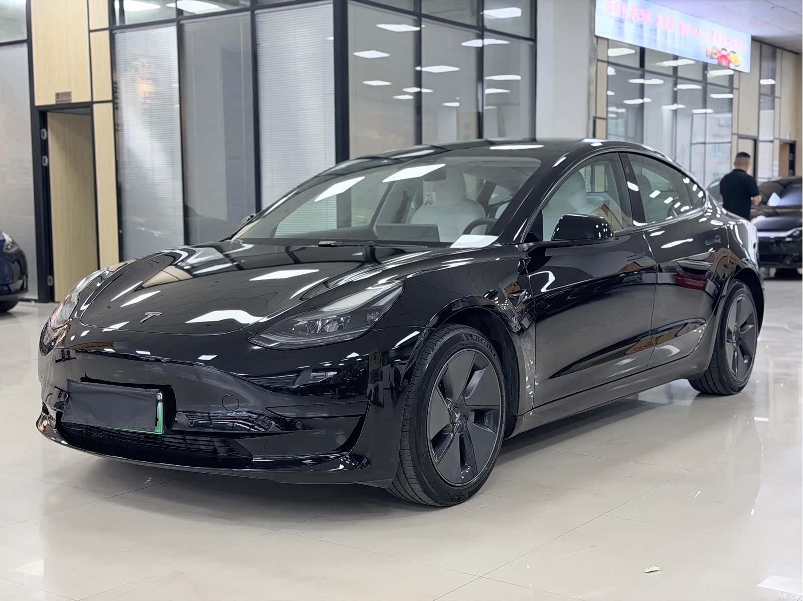Tesla Model 3, 2023 1