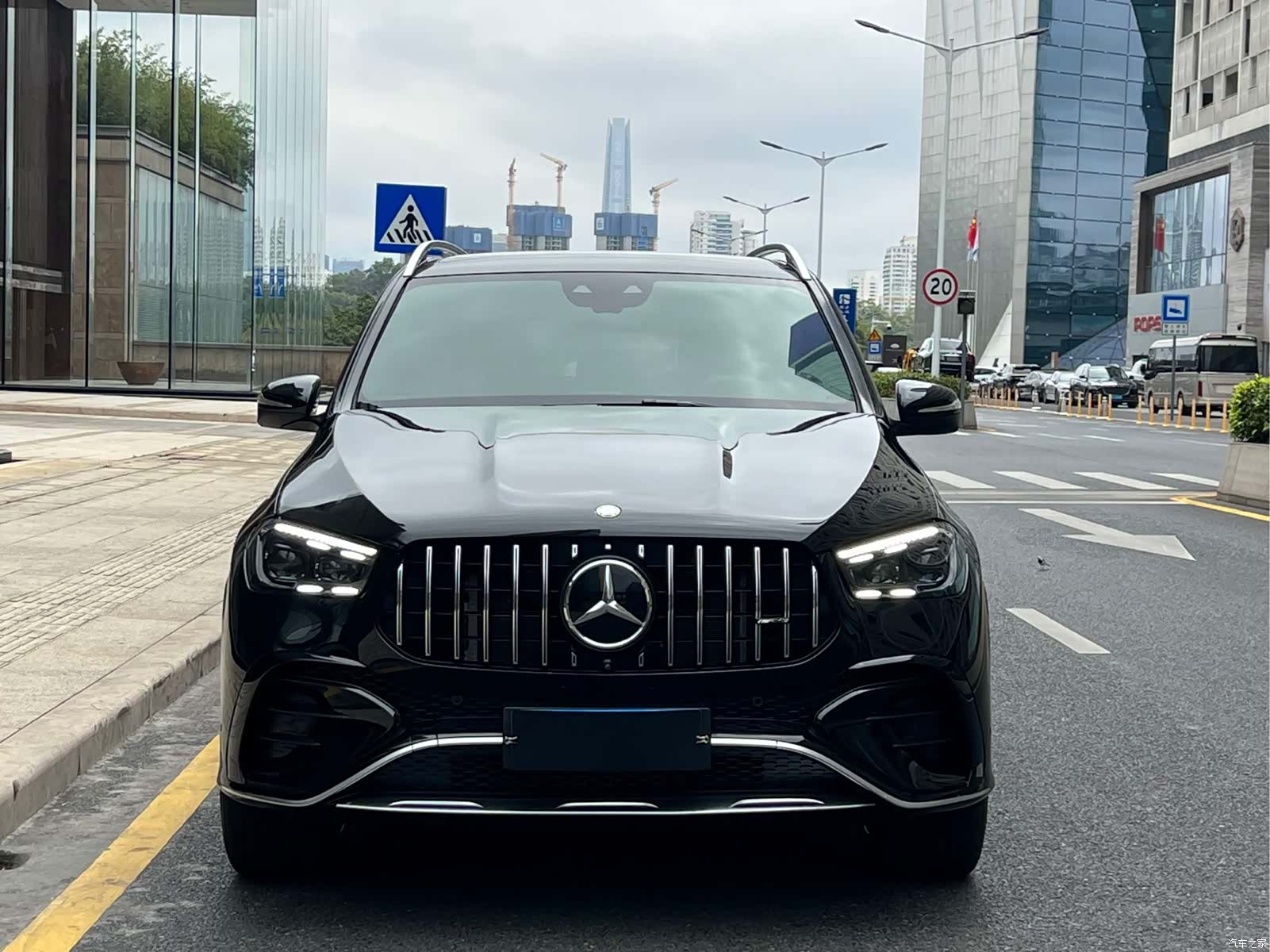 Mercedes-Benz GLE, 2024 2