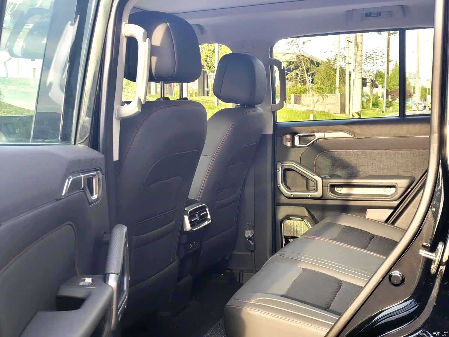 Jetour Traveller, 2026 8
