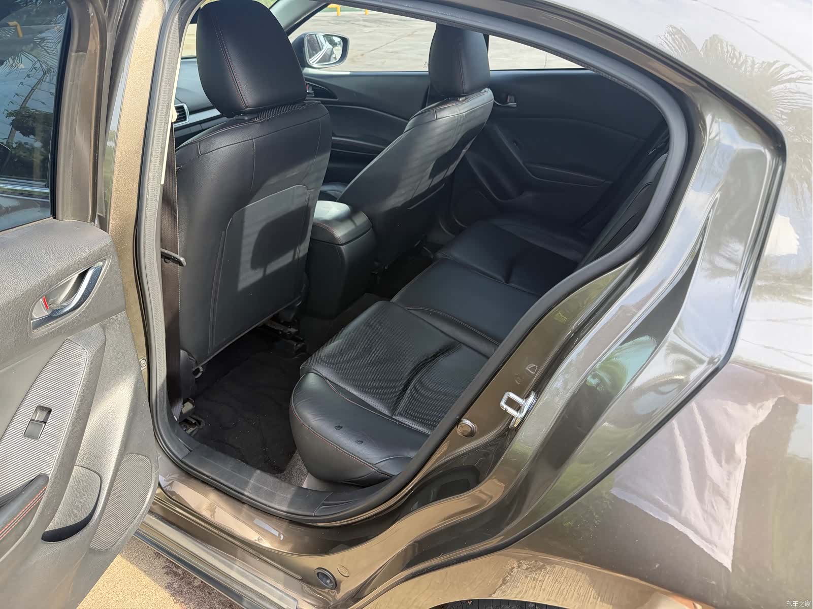 Mazda Mazda3, 2015 6