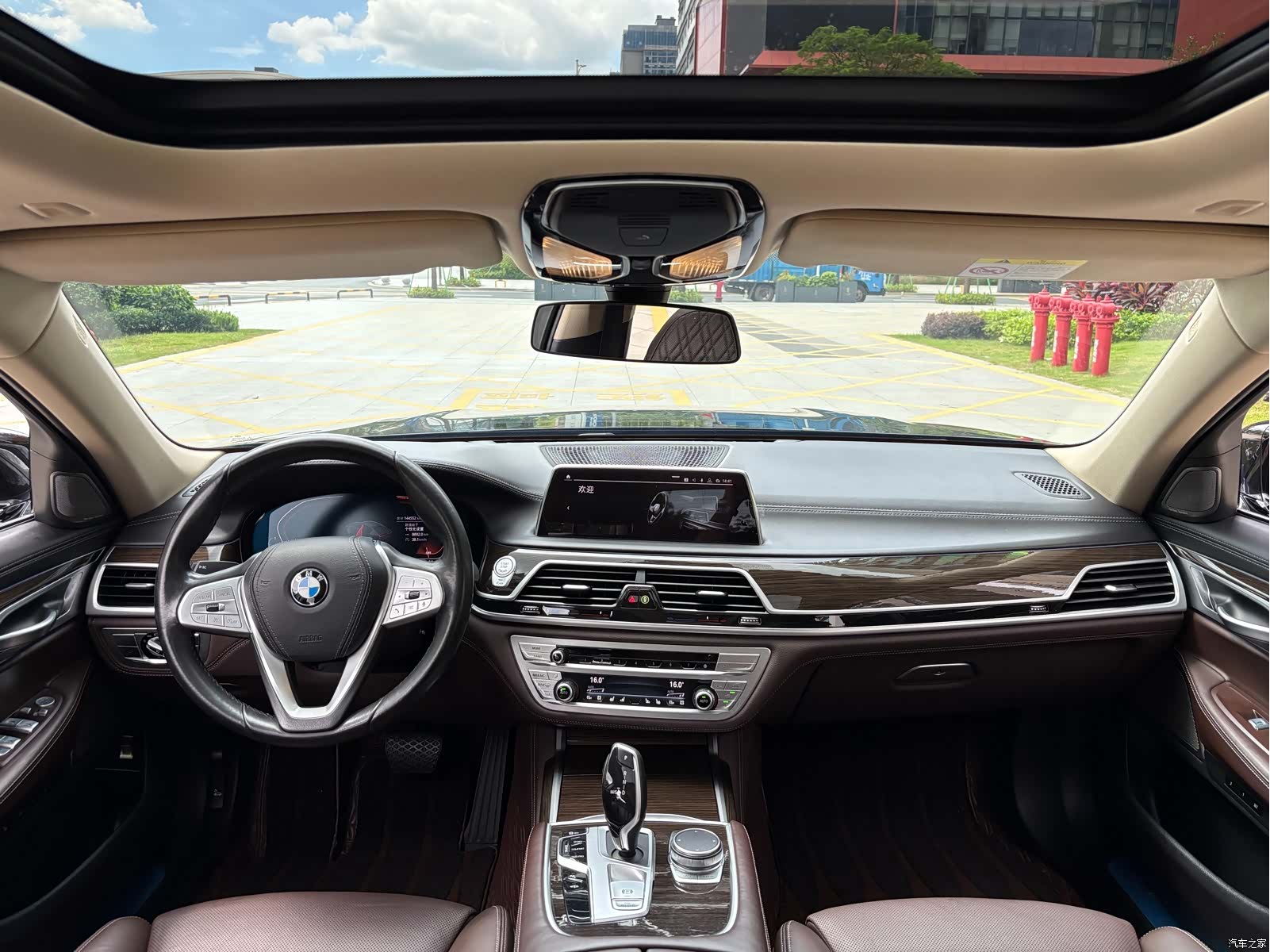 BMW 7 Series, 2020 все фото