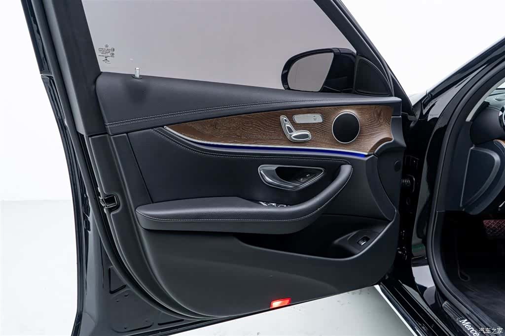 Mercedes-Benz E-Class, 2019 14