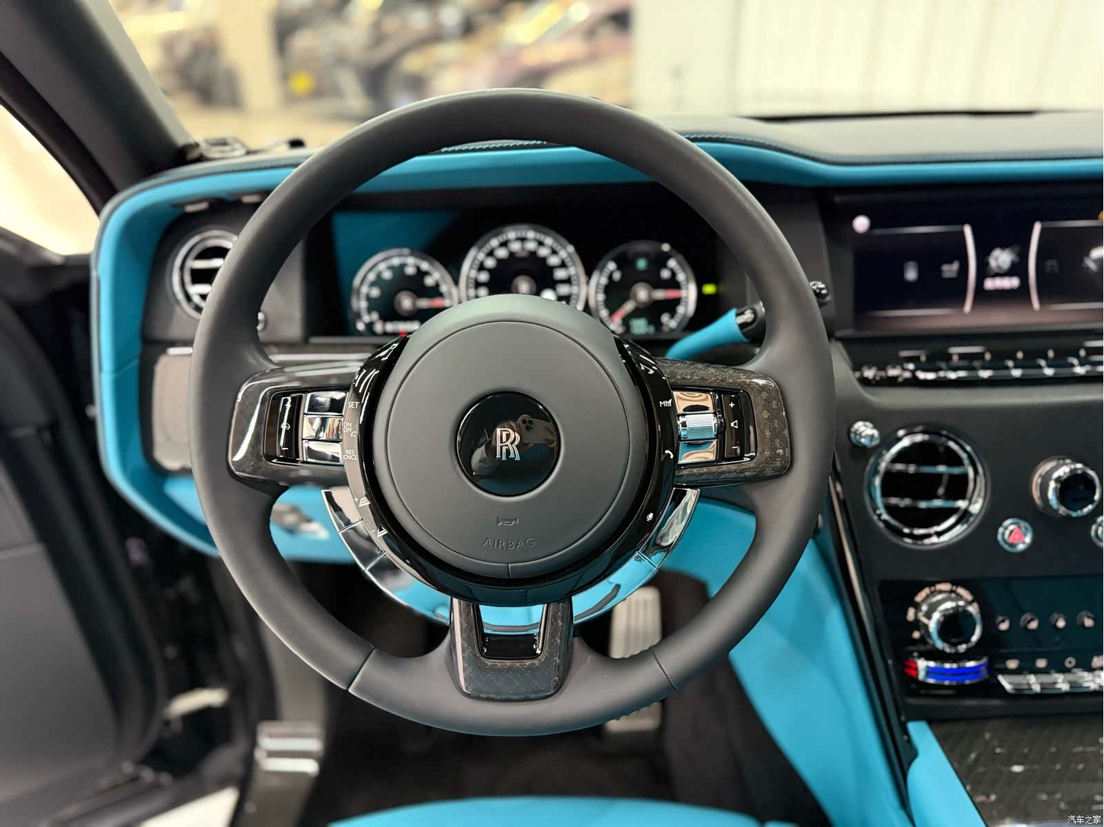 Rolls-Royce Cullinan, 2022 13