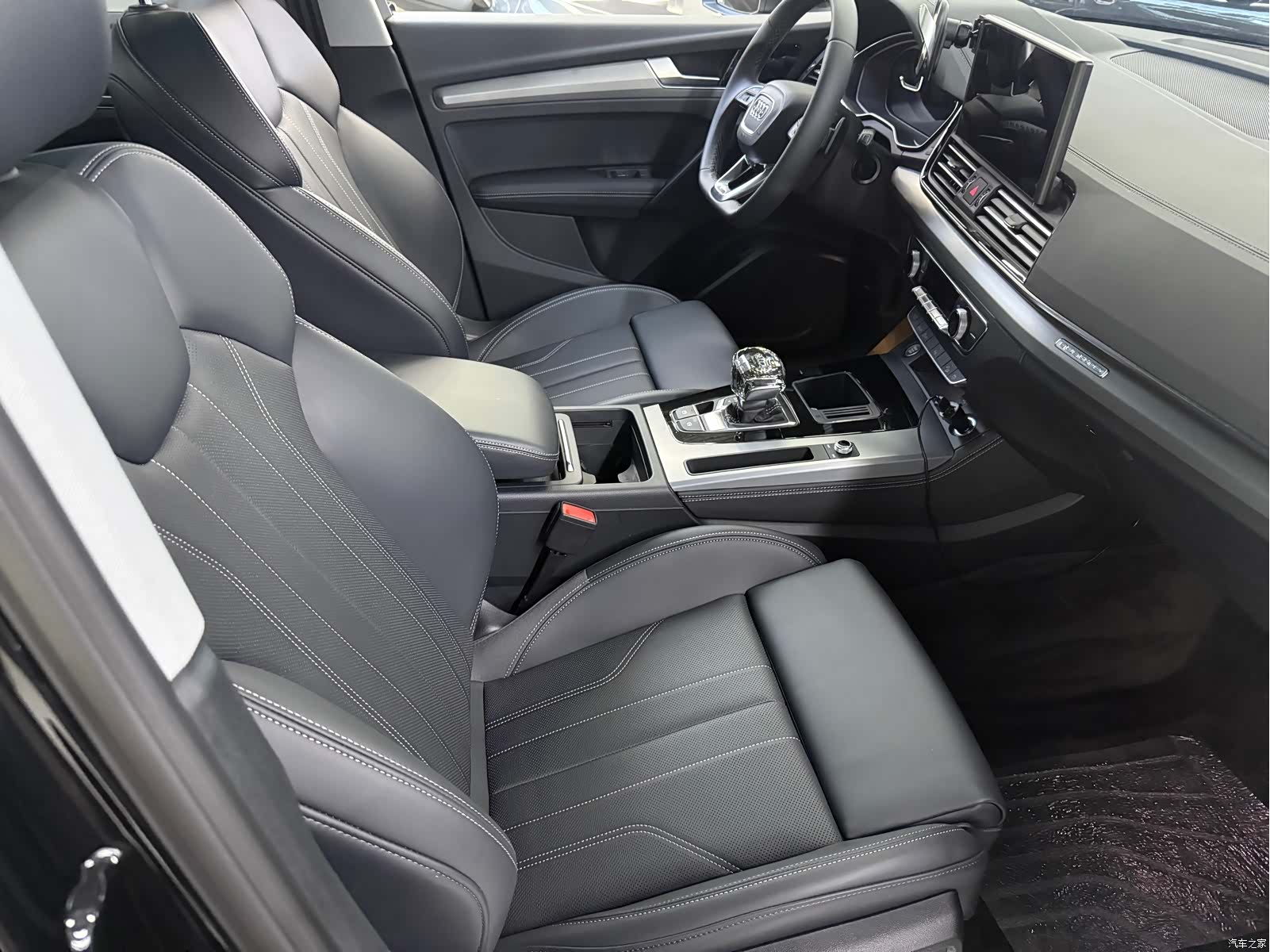 Audi Q5L, 2024 3