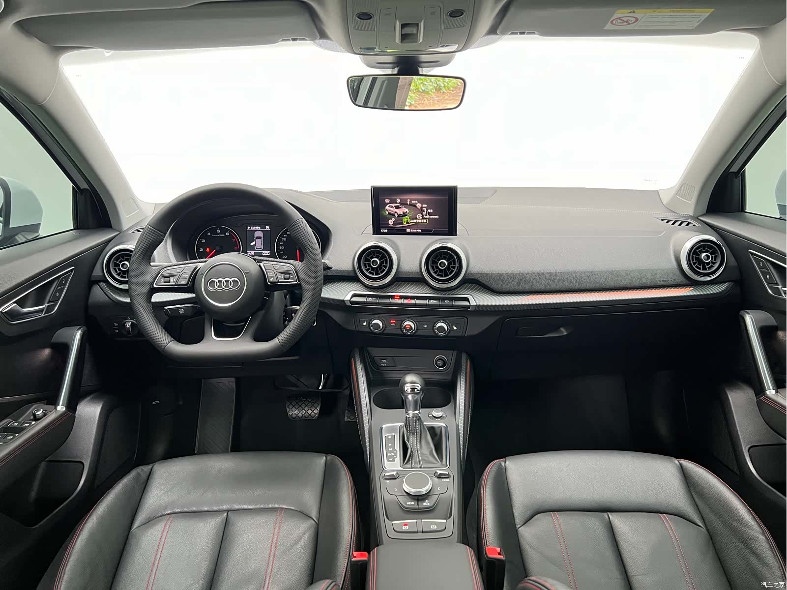 Audi Q2L, 2022 8