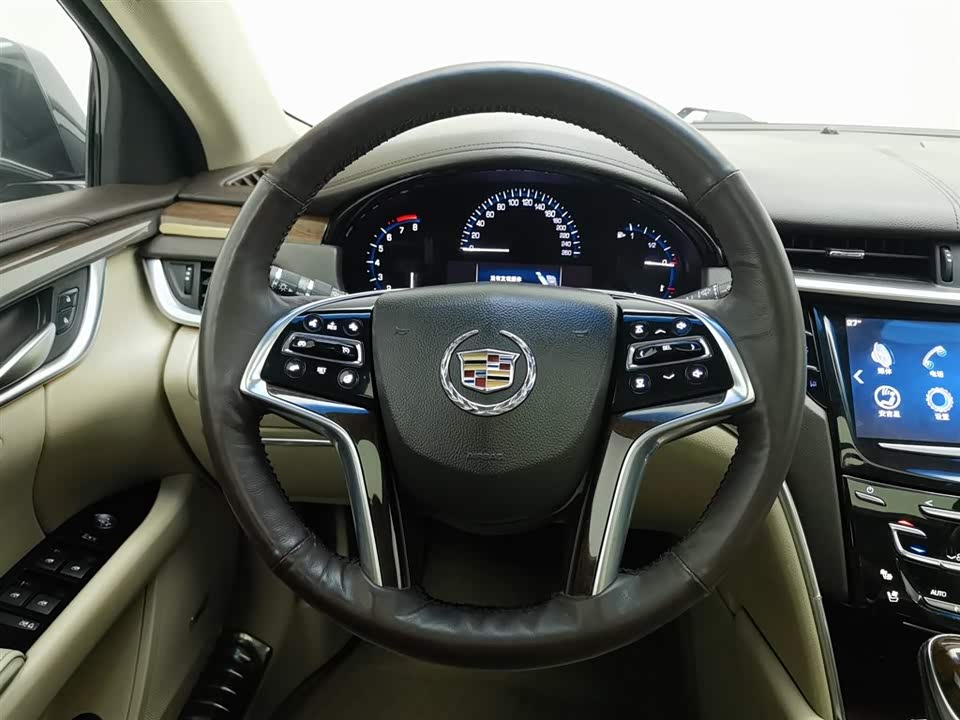 Cadillac XTS