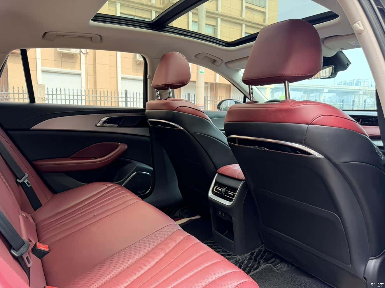 Hongqi H5, 2024 11