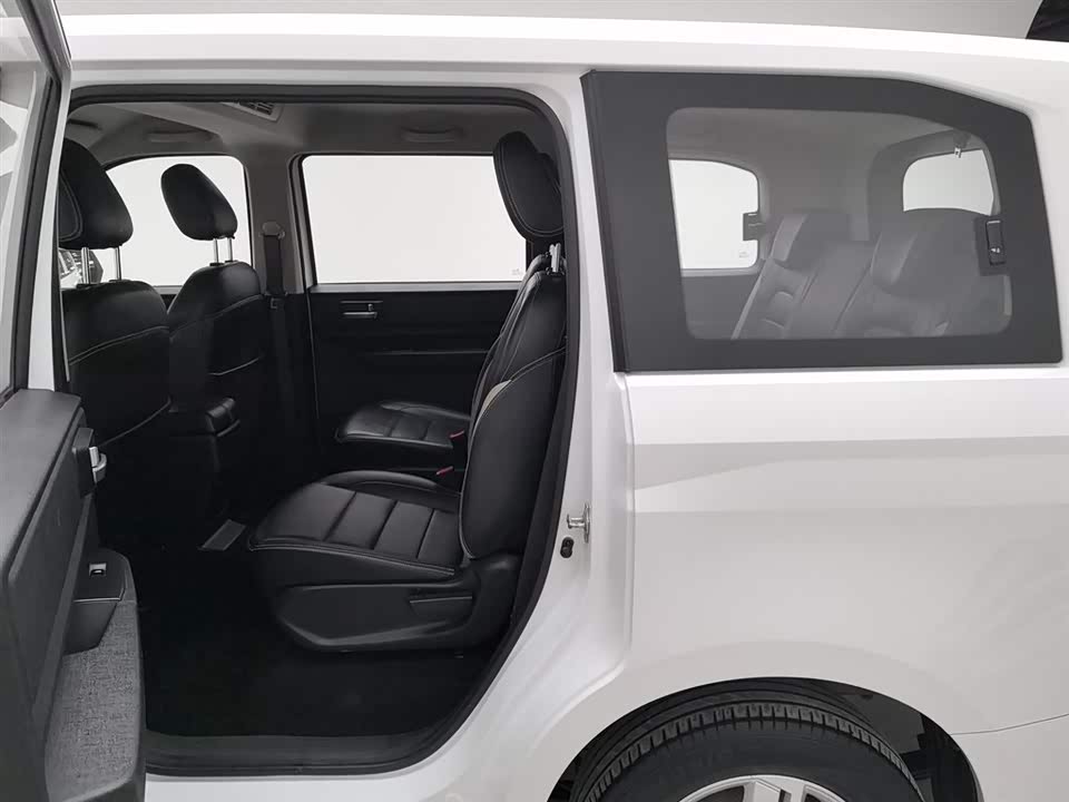 Wuling Wuling Hongguang PLUS