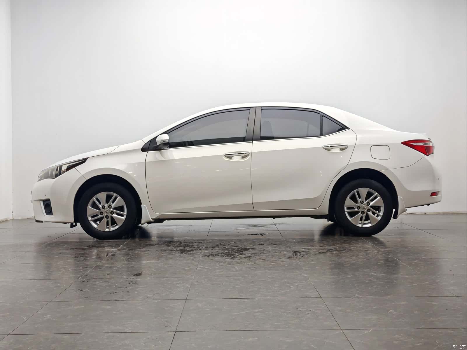 Toyota Corolla, 2015 11