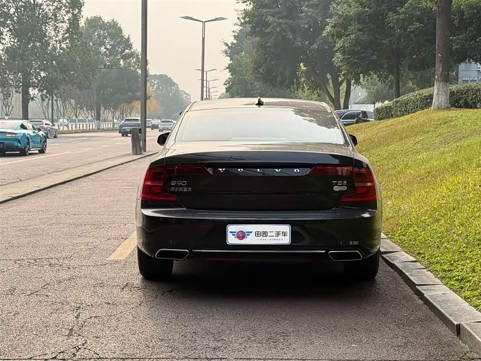 Volvo S90