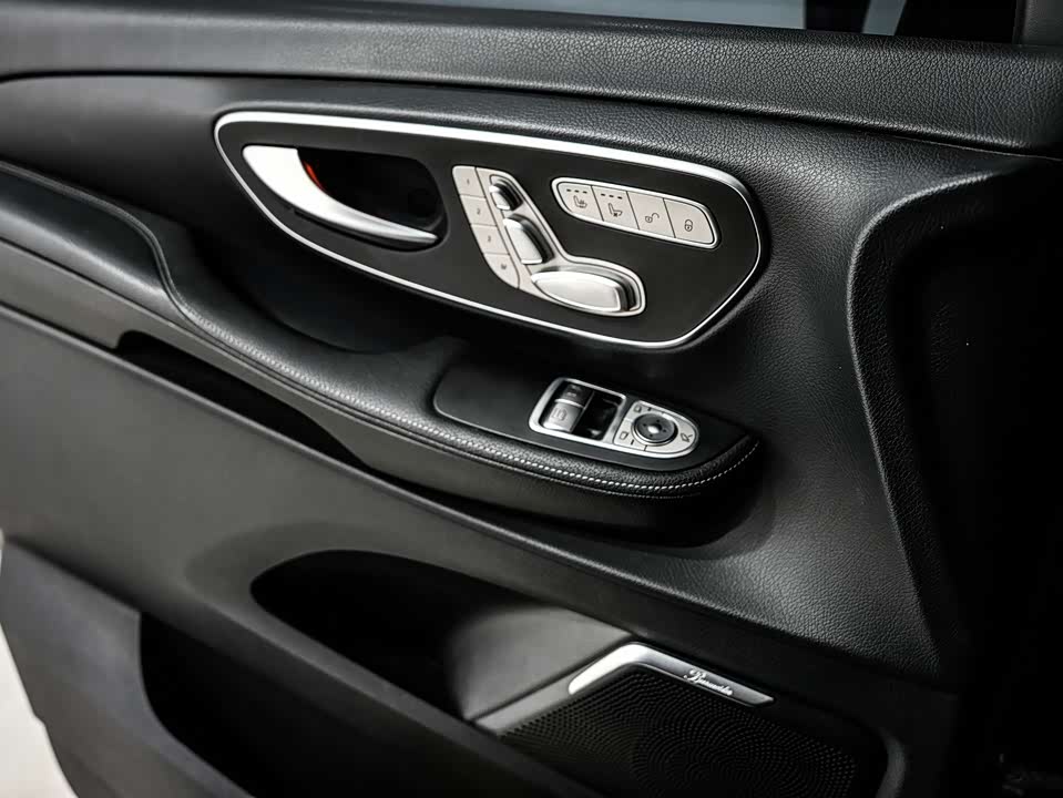 Mercedes-Benz V-class