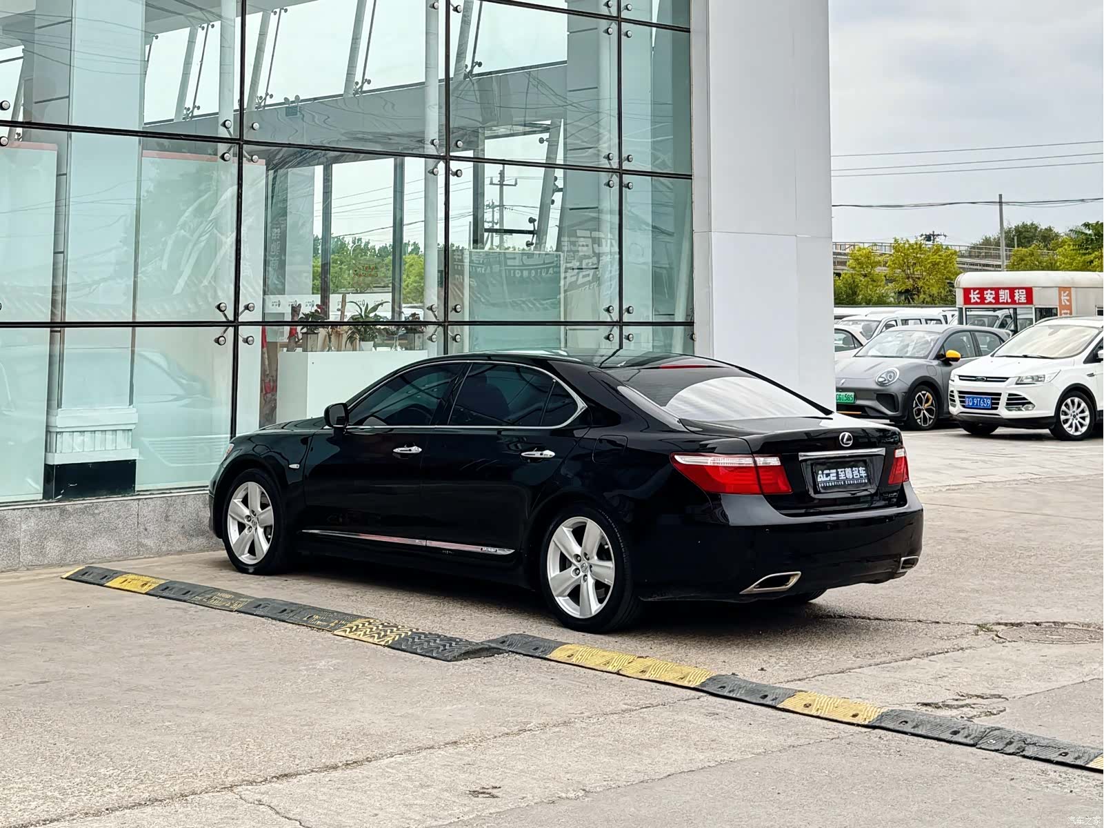 Lexus LS, 2009 6