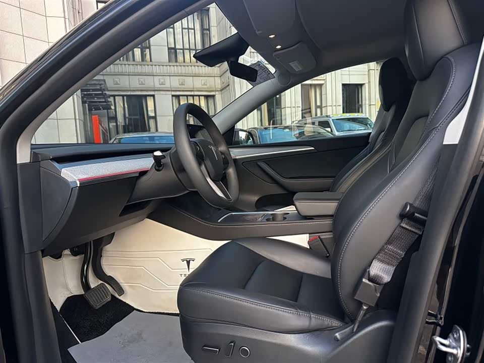 Tesla Model Y Tesla Model Y